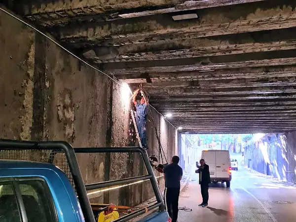 Отстраниха опасна арматура в подлеза на ул. "Шипка" във Варна