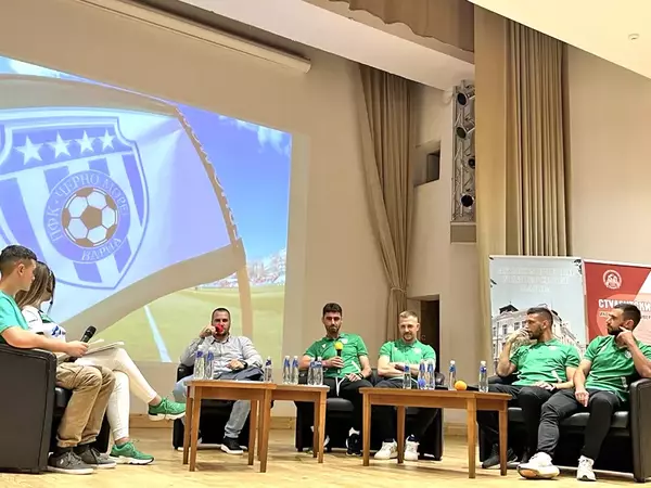 Футболистите на Черно море се включиха в дискусия със студенти в Икономически университет – Варна