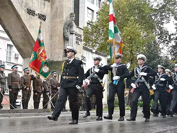 140 години от създаването на Осми приморски полк отбелязаха във Варна