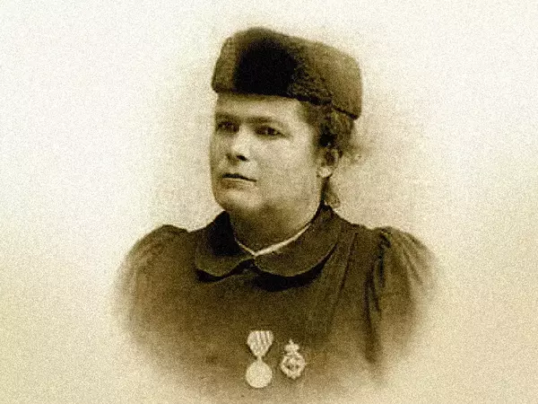 Във Варна издигат паметник на първата жена-воден спасител в България