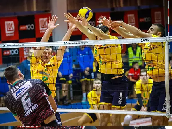 Нефтохимик победи Черно море в морското дерби във волейбола