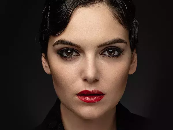 Радина Боршош дебютира като Ирина в "Тютюн" на 5 ноември