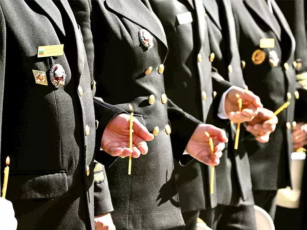 По традиция на Архангелова задушница почетоха паметта на загиналите български вòйни