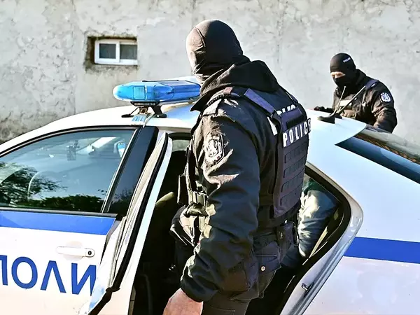 12 задържани при спецакция срещу разпространението на наркотици във Варна