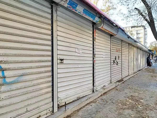 Административният съд във Варна отхвърли жалбите срещу премахването на павилиони в района на Колхозния пазар