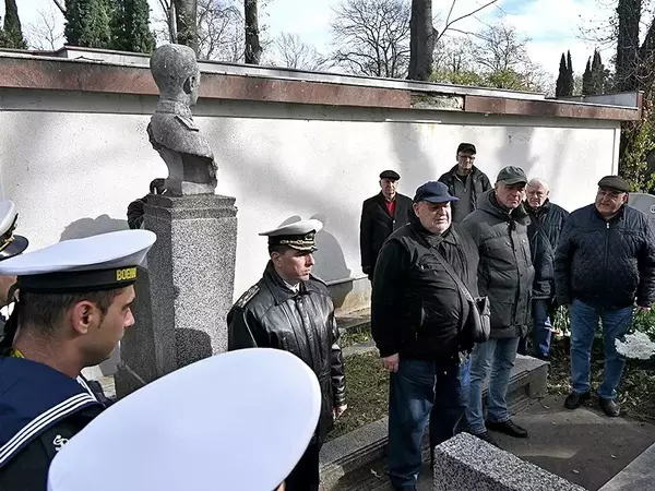 Във Варна почетоха паметта на флотски герой, загинал при опит за разоръжаване на мина