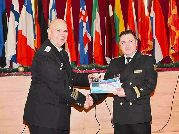 По традиция: Отличиха най-добрите военни моряци за годината