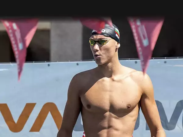 Варненецът Дениел Нанков подобри национален рекорд на Световното по плуване в Будапеща