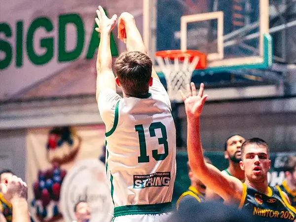 Черно море Тича сломи Миньор във Варна