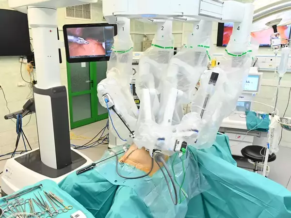 С нова медицинска апаратура вече работят в Клиниката по урология към УМБАЛ "Св. Марина" - Варна