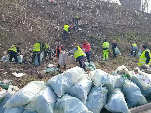 Само за седмица: 11 тона отпадъци са извозени от "Максуда"