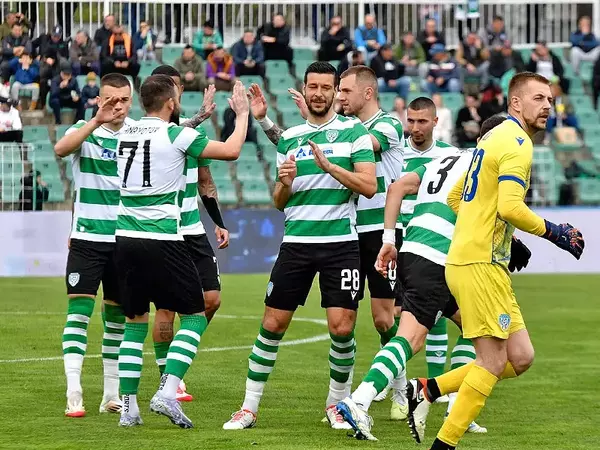 Асен Дончев с майсторски гол донесе точка на Черно море срещу Славия