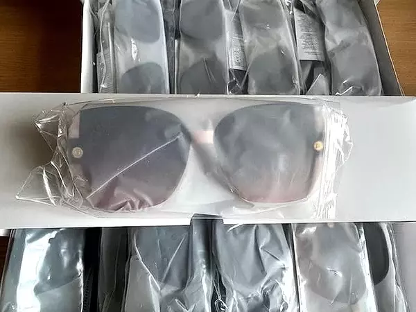 Варненски митничари задържаха близо 72 000  "маркови" слънчеви очила 