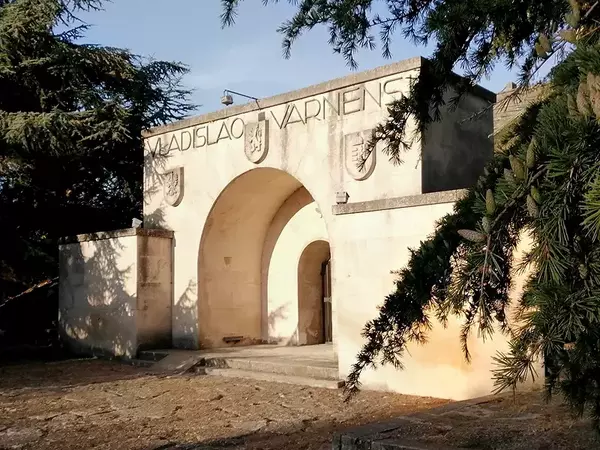 На 14 юни вход свободен в Парк-музея Владислав Варненчик