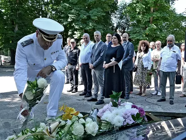 С церемония отбелязаха 48 години от потушаването на пожара на танкера Ерма