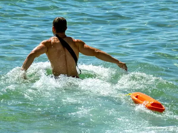 Демонстрираха водно спасяване на плажове край Варна