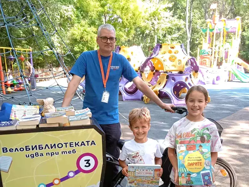 ВелоБиблиотека радва големи и малки във Варна през лятото