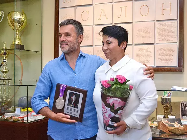 Стела Енева дари един от най-ценните си трофеи на Музея на спорта във Варна