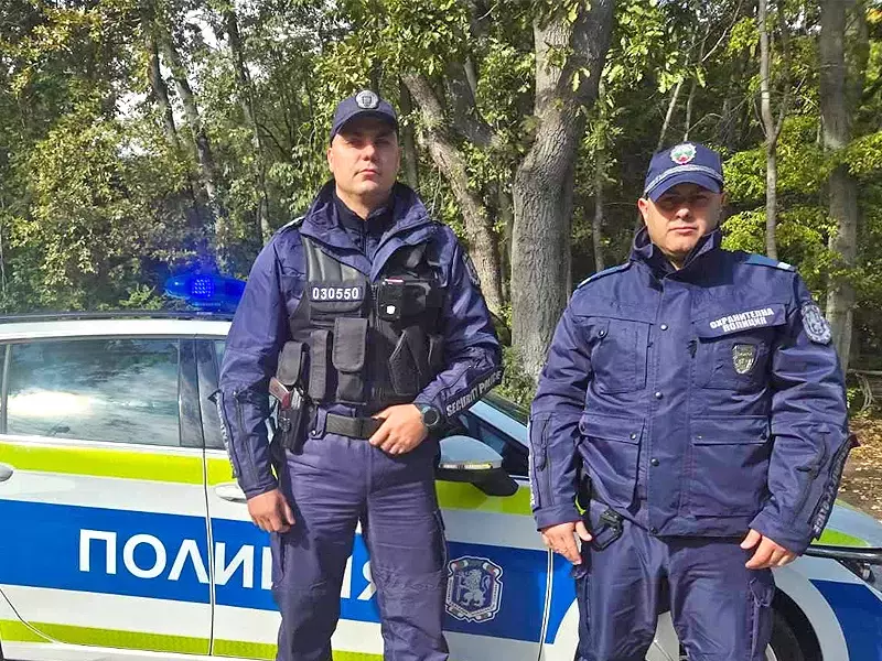 Награждават варненски полицаи, спасили човешки животи в пожар