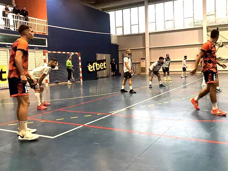Първа победа за Спартак в хандбалния шампионат