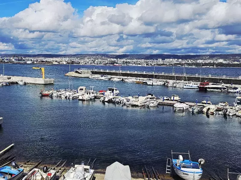 Три акта за нарушения съставиха инспектори от ИАРА - Варна