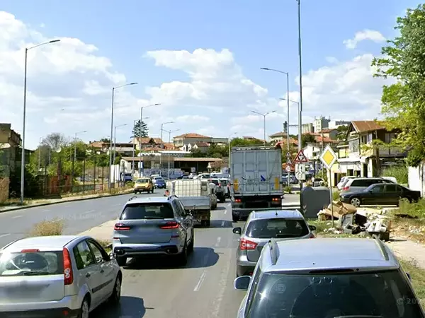 Ремонтират част от улица Девня