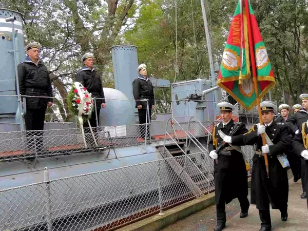 С военен ритуал във Варна отбелязаха 113 години от първата българска морска победа