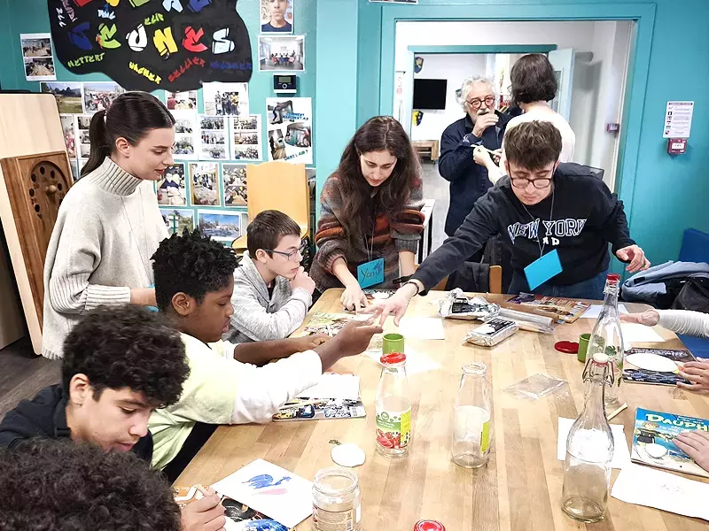 Варненски студенти по графичен дизайн представиха изложба във Франция