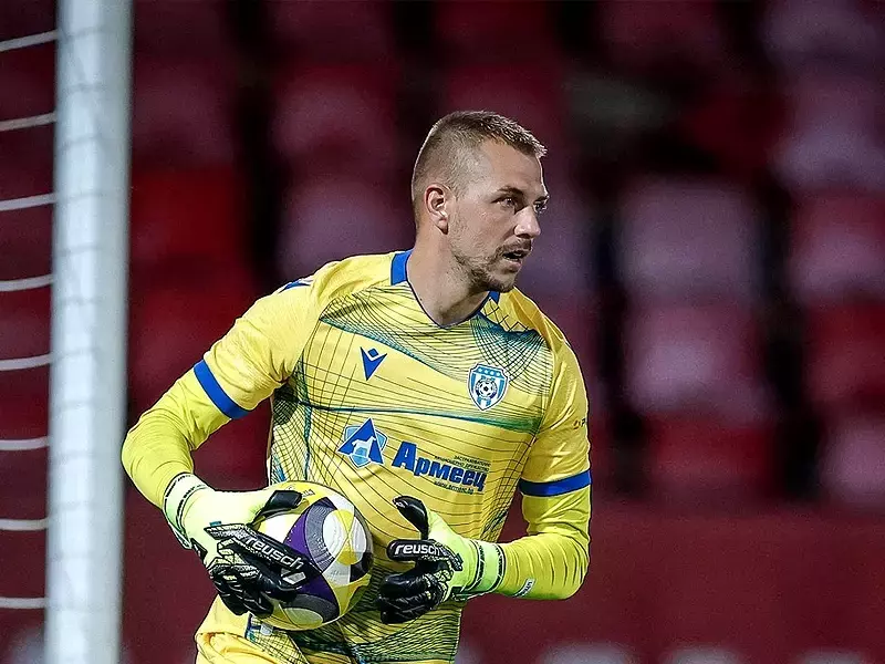 Пламен Илиев отпадна от групата на Черно море за гостуването на Ботев Пловдив