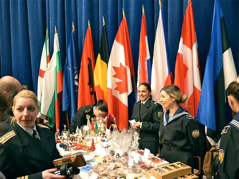 Благотворителен коледен базар се проведе в Щаба на флота във Варна