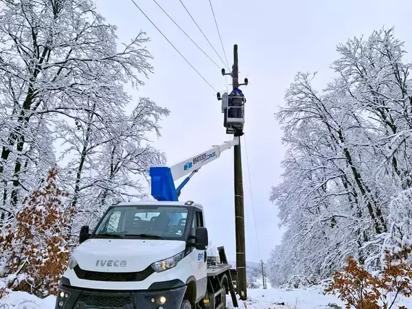 66 дежурни екипа на Енергото се грижат да има ток по празниците
