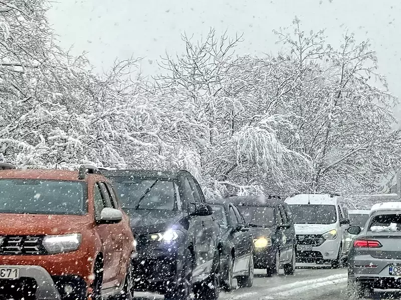 377 снегопочистващи машини вече са на терен