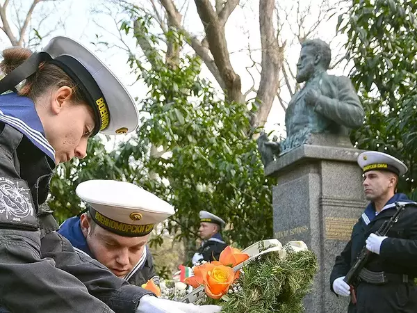 178 години от рождението на Ботев отбелязаха във Варна