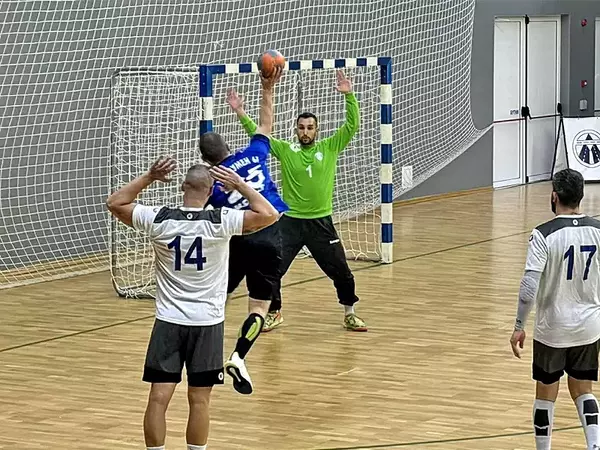 Хандбалистите на Спартак Варна отстъпиха на Шумен