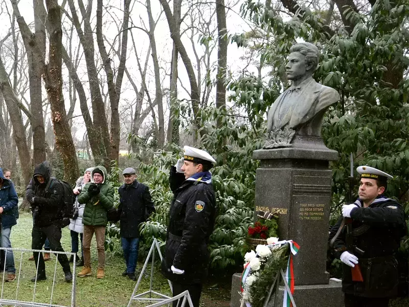 Варненци се преклониха пред паметта на Апостола на свободата