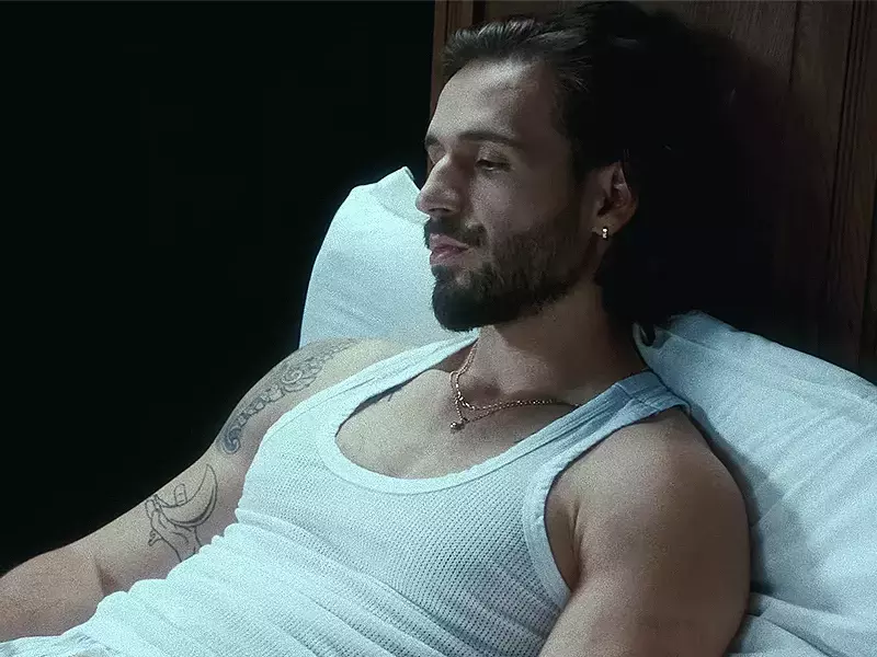 Навръх Свети Валентин: Папи Ханс представи "Непознат"