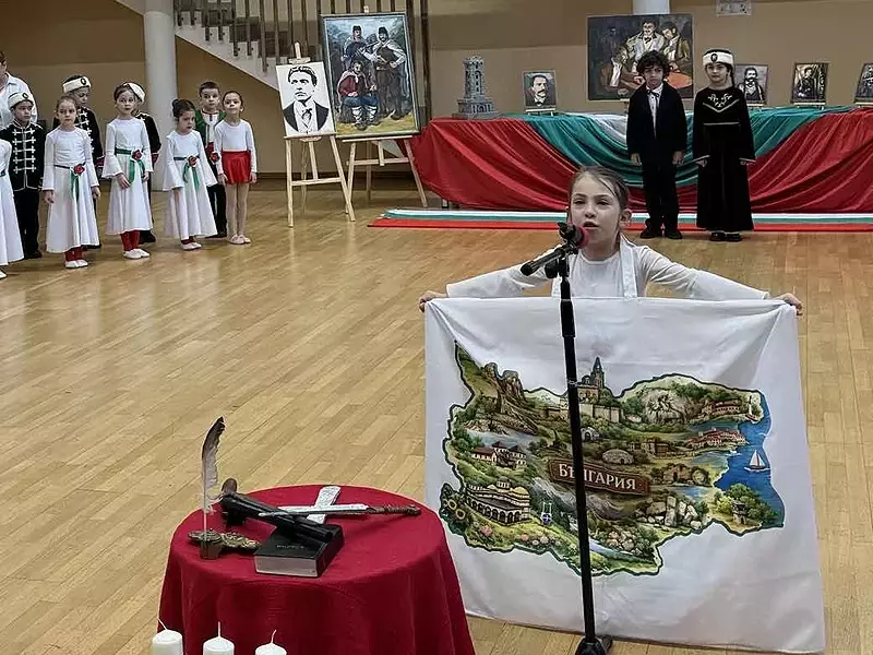 Варненчета представиха патриотичен спектакъл за 3 март