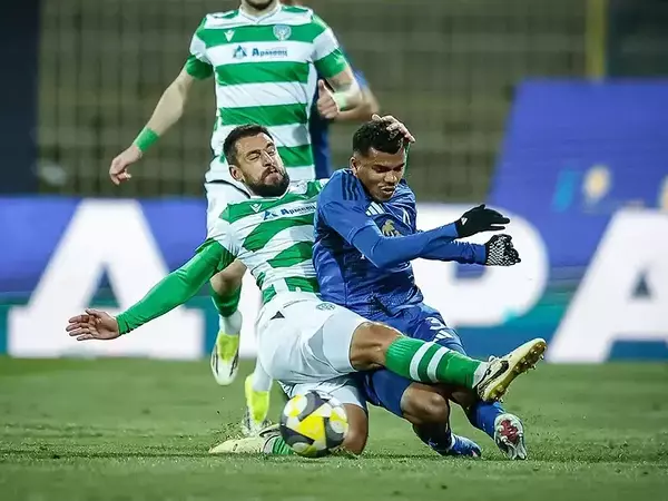 Черно море загуби от Левски в нервен мач