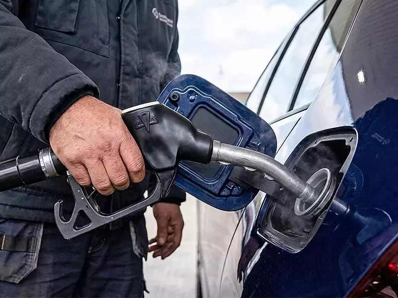 Експерти: Цената на горивата не е достигнала своя пик