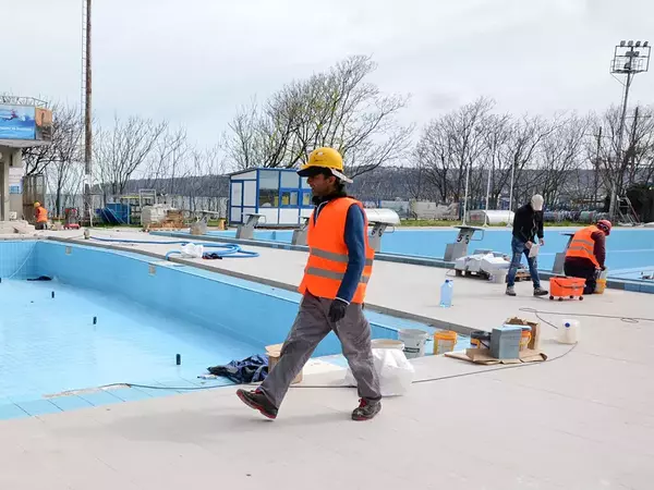 Според очакванията: Ремонтът на басейн "Юлиян Русев" приключва през май