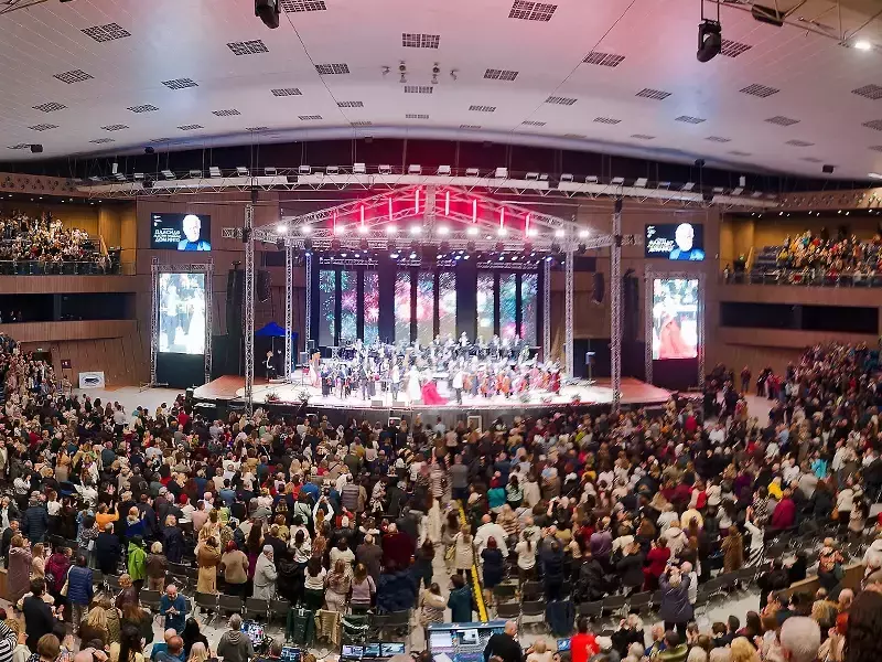 Над 6000 се преклониха пред таланта на Пласидо Доминго във Варна