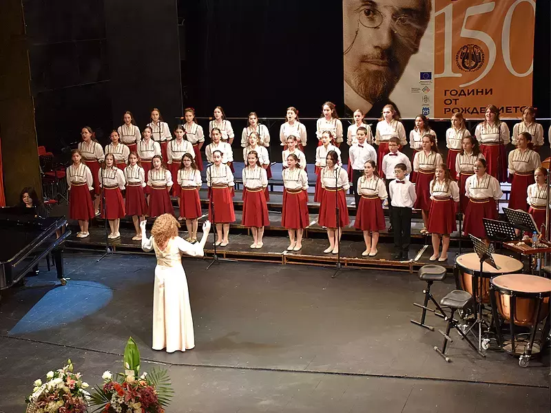 Варненският детски хор "Добри Христов" ще изнесе три концерта в Хамбург