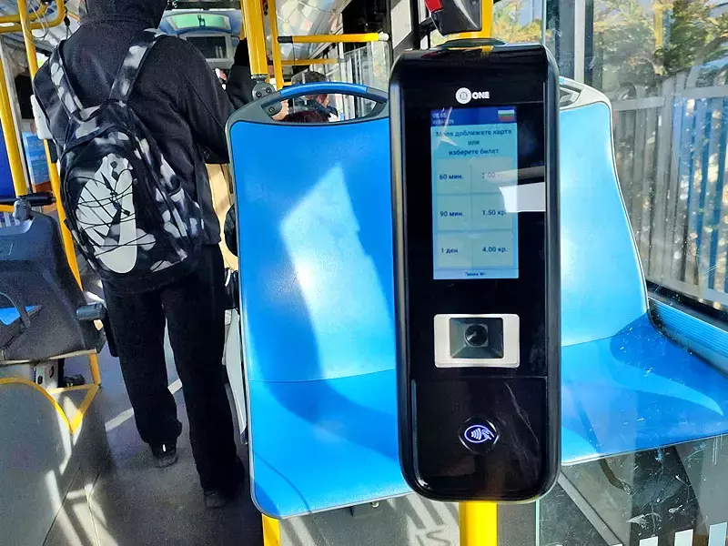 Въвеждат предплатени карти с кредити за градския транспорт във Варна
