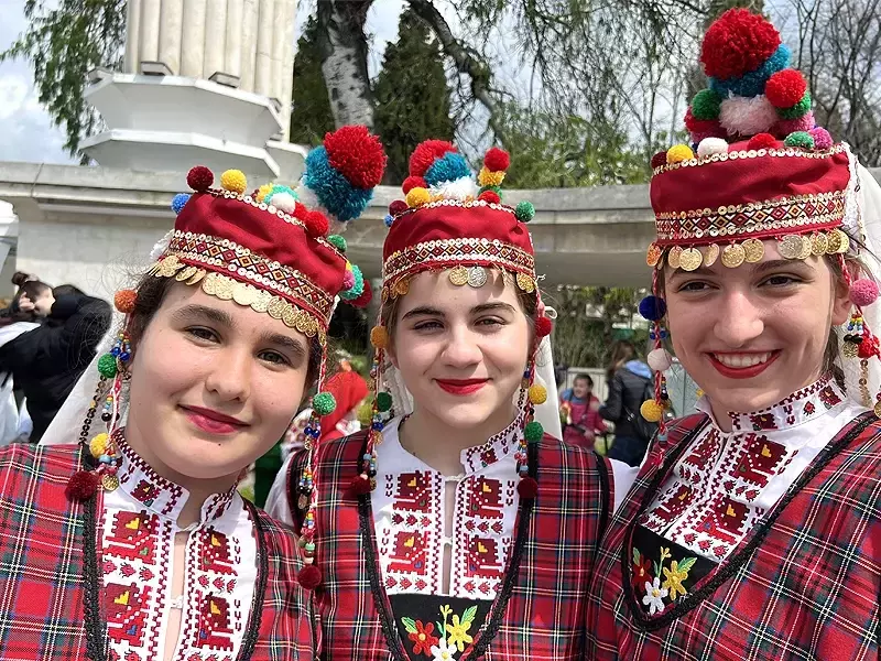 Над 300 млади таланти се включват в пролетния фестивал "Цветно ми е!" във Варна