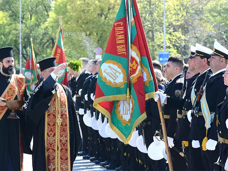 Във Варна тържествено отбелязаха Деня на храбростта и празник на Българската армия