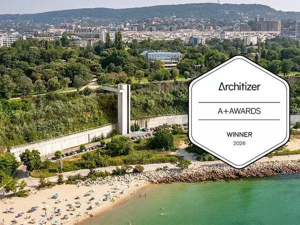 Панорамната асансьорна кула на Алея Първа във Варна с престижна международна награда