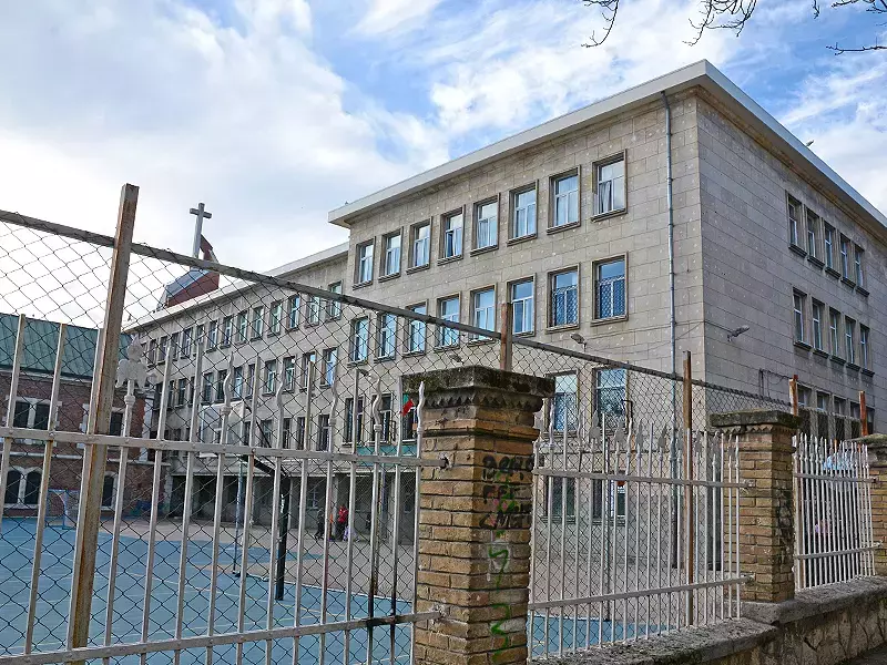 На 15 септември: Реновираното училище "Св. Св. Кирил и Методий" ще отвори врати
